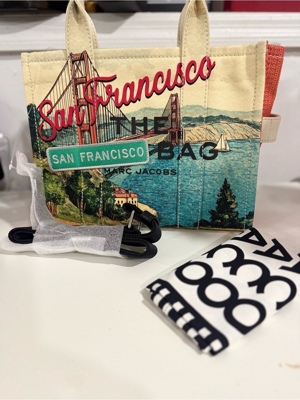 NWT Marc Jacobs The City Tote Bag San Francisco - Picture 4 of 6
